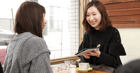 ドリンクバー無料 お好きな雑誌や飲み物をお選びいただき、カフェのようにお過ごしください。